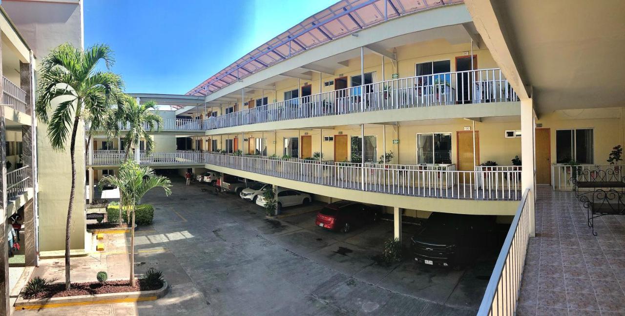 Hotel Del Camino Real El Grullo Exterior photo