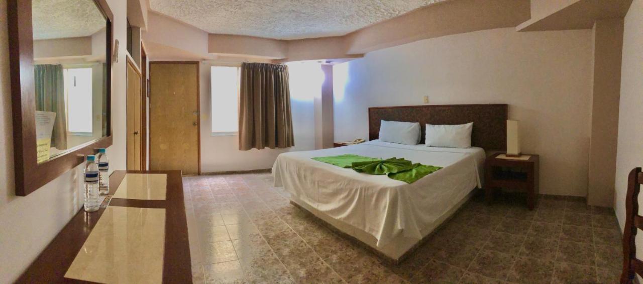 Hotel Del Camino Real El Grullo Exterior photo